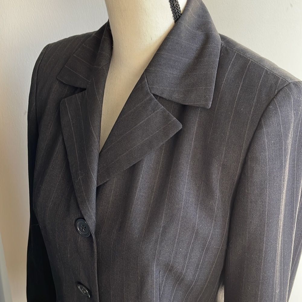 Kasper Charcoal Gray Pinstripe 3 Button Tailored Fit Blazer Size 6P